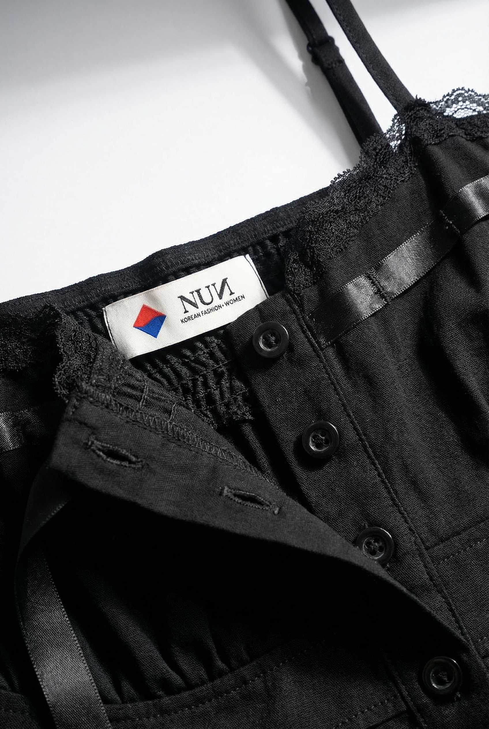 NUN Essential Top — Noir